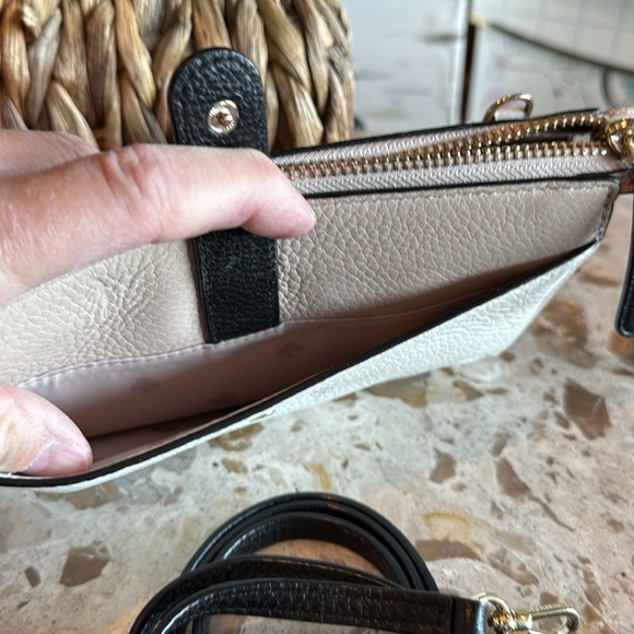 Kate Spade Jackson Crossbody in tan, black and ivory pebbled leather - Picture 5 of 6